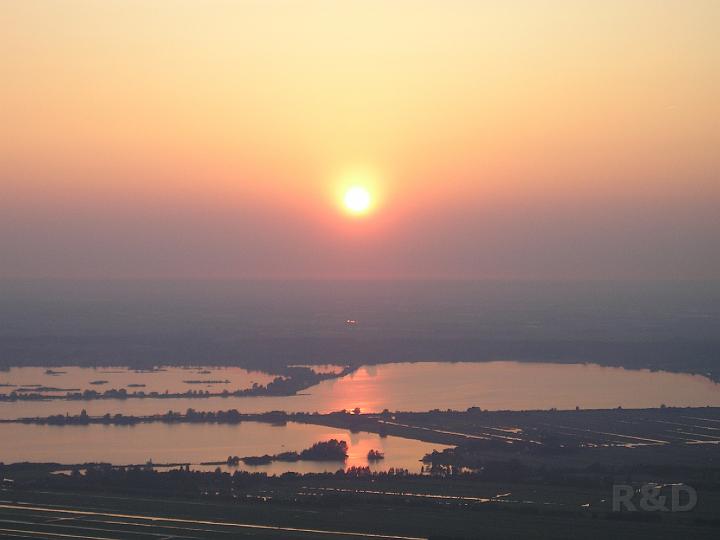 Ballonvlucht 24 mei 2007 (51).JPG